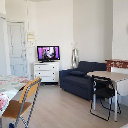 Studio With Sea View For 2 People Toulon Ngoại thất bức ảnh